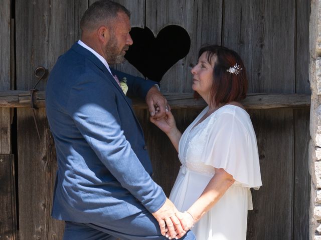 Le mariage de Hervé et Marie-Laure à Lomont-sur-Crête, Doubs 51