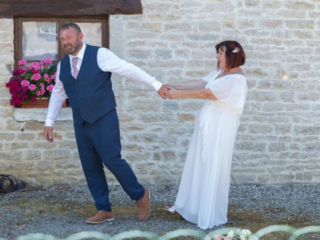 Le mariage de Hervé et Marie-Laure à Lomont-sur-Crête, Doubs 54