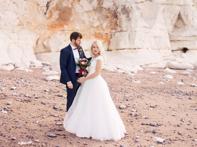 Le mariage de Etienne et Justine à Berneval-le-Grand, Seine-Maritime 37