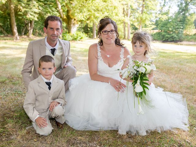 Le mariage de Bertrand et Audrey à Pierrefitte-sur-Sauldre, Loir-et-Cher 75