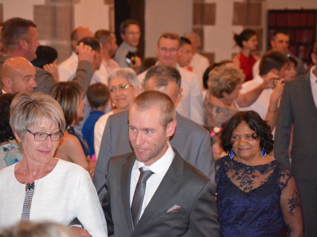 Le mariage de alex et leya à Saint-Laurent-d&apos;Olt, Aveyron 9