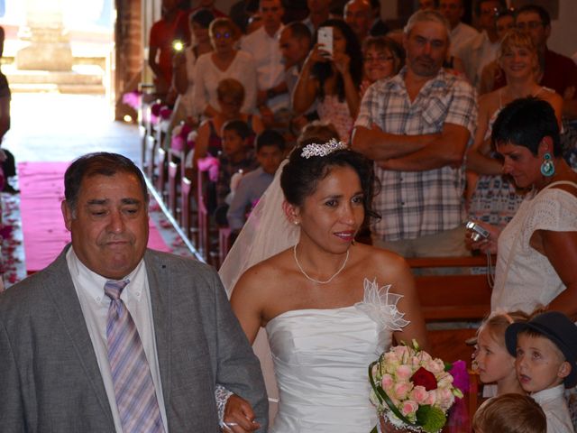 Le mariage de alex et leya à Saint-Laurent-d&apos;Olt, Aveyron 10