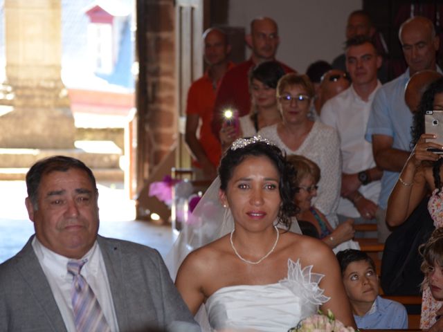 Le mariage de alex et leya à Saint-Laurent-d&apos;Olt, Aveyron 11