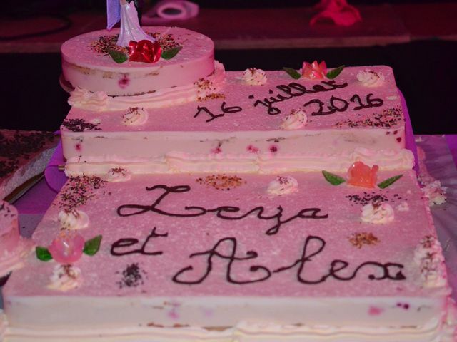 Le mariage de alex et leya à Saint-Laurent-d&apos;Olt, Aveyron 14