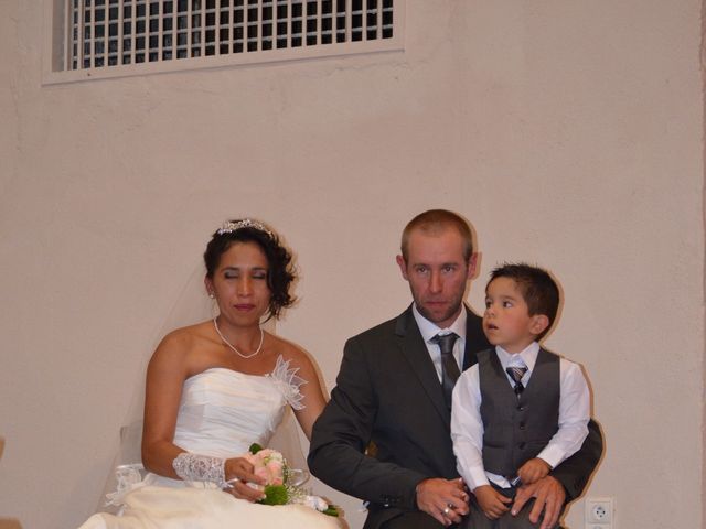 Le mariage de alex et leya à Saint-Laurent-d&apos;Olt, Aveyron 16