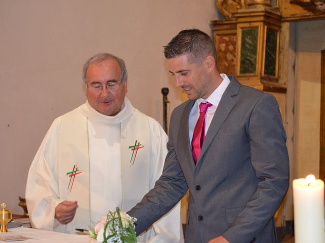 Le mariage de alex et leya à Saint-Laurent-d&apos;Olt, Aveyron 38