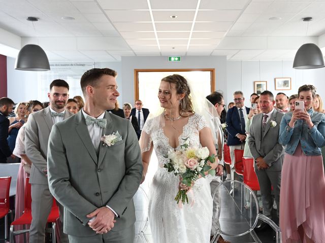 Le mariage de Joffrey et Amandine à Saint-Denis-de l&apos;Hôtel, Loiret 2