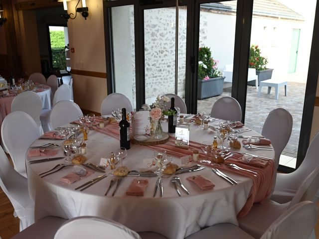 Le mariage de Joffrey et Amandine à Saint-Denis-de l&apos;Hôtel, Loiret 15