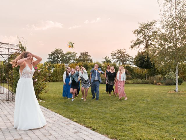 Le mariage de Tony et Tessie à Compiègne, Oise 23