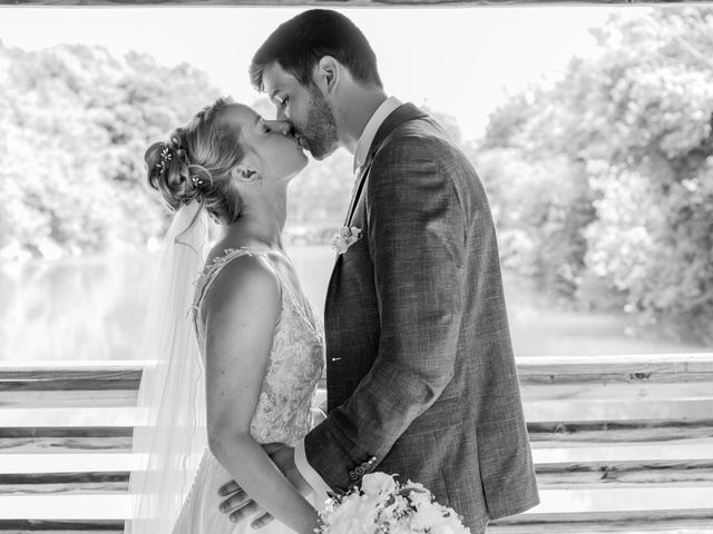 Le mariage de Corentin et Céline à Louverné, Mayenne 26
