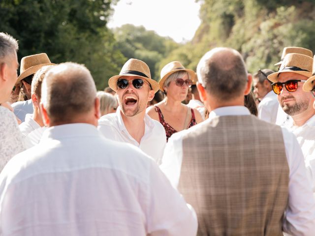 Le mariage de Corentin et Céline à Louverné, Mayenne 56