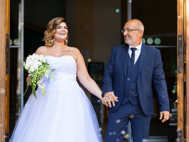 Le mariage de Sébastien et Sophia à Saint-Chamas, Bouches-du-Rhône 14