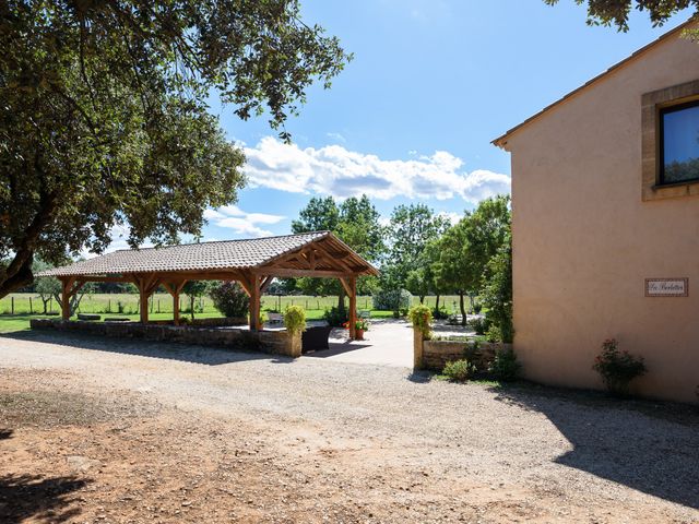 Le mariage de Sébastien et Sophia à Saint-Chamas, Bouches-du-Rhône 16