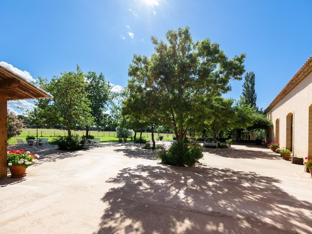 Le mariage de Sébastien et Sophia à Saint-Chamas, Bouches-du-Rhône 17