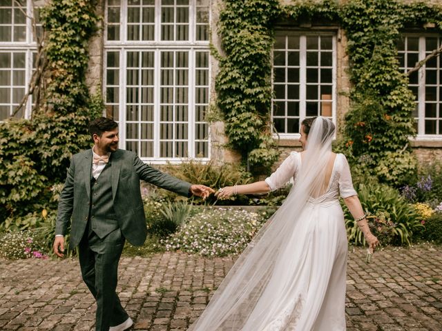 Le mariage de Jean-Eudes et Estelle à Saint-Aubin-du-Perron, Manche 12