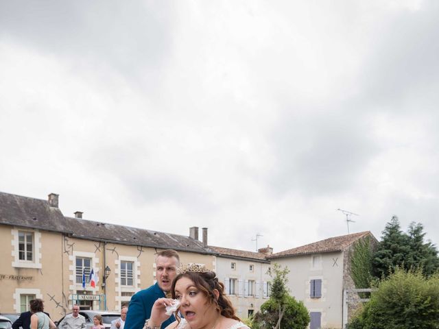 Le mariage de Pierre Albert et Sarah à Béruges, Vienne 15