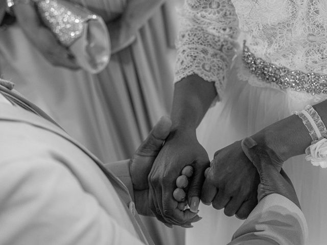 Le mariage de Evandro et Indira à Lyon, Rhône 11