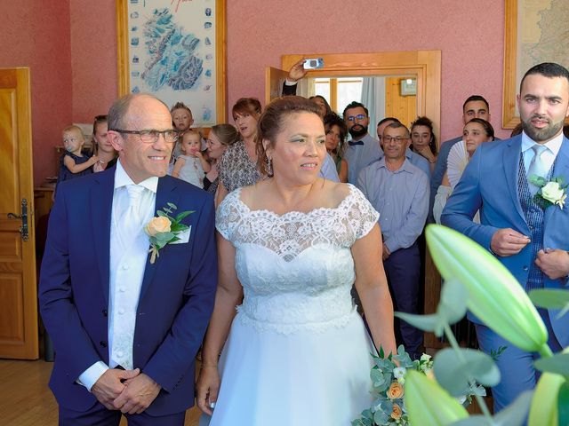 Le mariage de Benoit et Nathalie à Saint-Laurent-En-Grandvaux, Jura 2