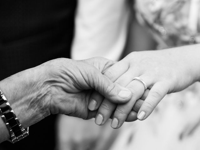 Le mariage de Aurélien et Delphine à Besançon, Doubs 11