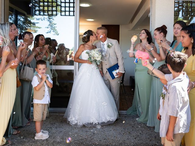 Le mariage de Seb et Lydie à Arès, Gironde 24