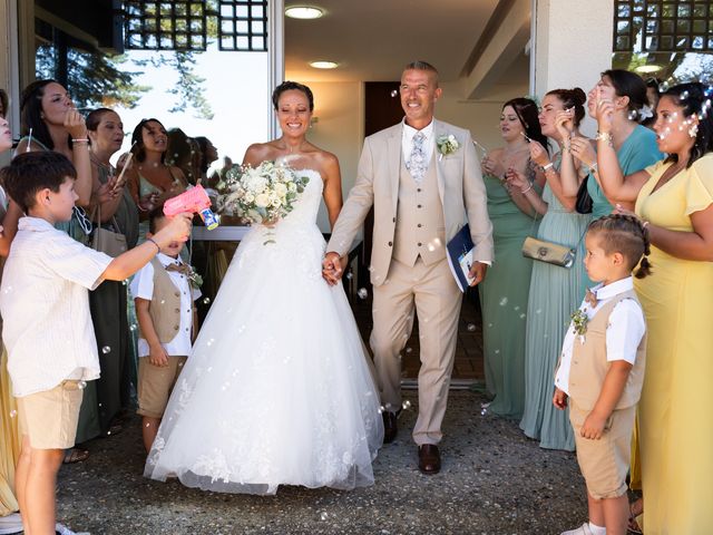 Le mariage de Seb et Lydie à Arès, Gironde 25