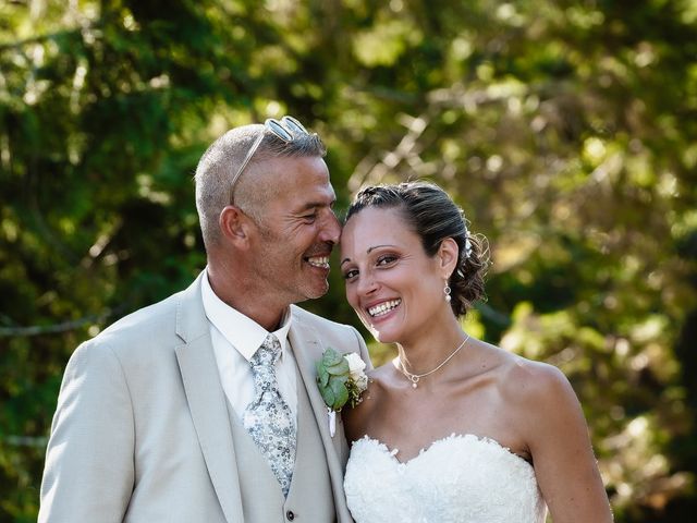 Le mariage de Seb et Lydie à Arès, Gironde 37
