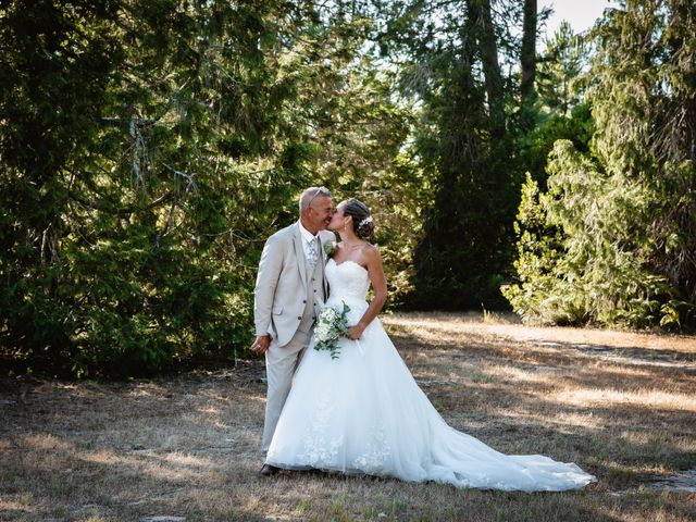 Le mariage de Seb et Lydie à Arès, Gironde 38