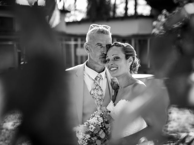 Le mariage de Seb et Lydie à Arès, Gironde 47
