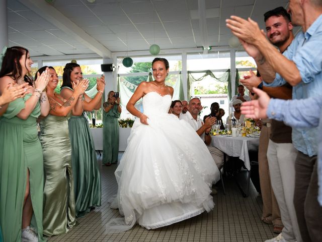 Le mariage de Seb et Lydie à Arès, Gironde 63