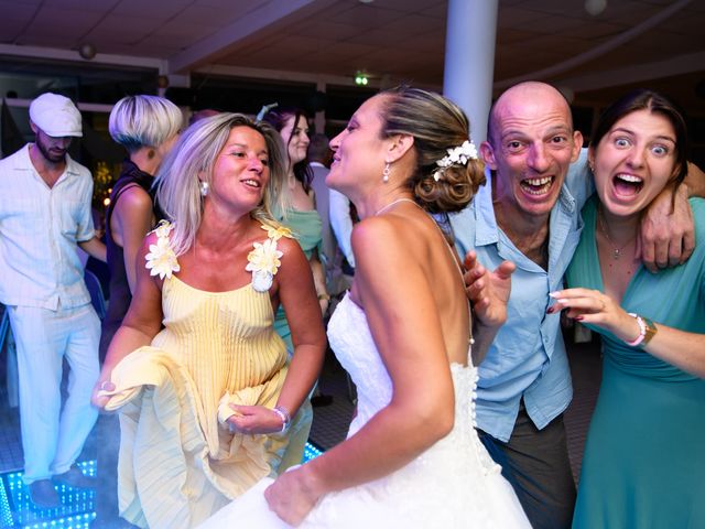 Le mariage de Seb et Lydie à Arès, Gironde 65