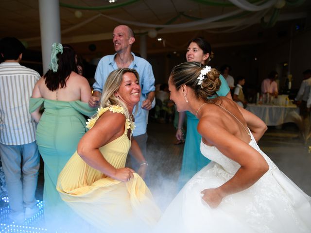 Le mariage de Seb et Lydie à Arès, Gironde 66