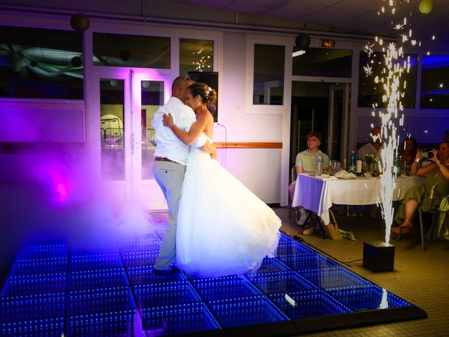 Le mariage de Seb et Lydie à Arès, Gironde 68