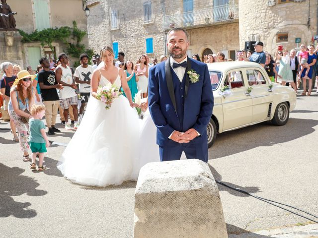 Le mariage de Matthias et Célia à Simiane-la-Rotonde, Alpes-de-Haute-Provence 45