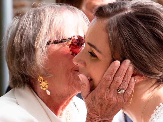 Le mariage de Andrea et Noémie à Le Breuil, Rhône 57