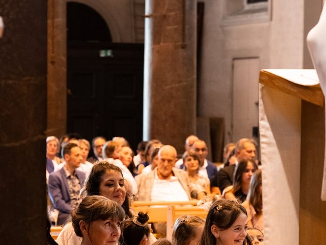 Le mariage de Andrea et Noémie à Le Breuil, Rhône 83