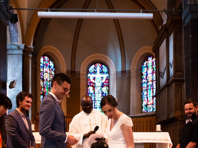 Le mariage de Andrea et Noémie à Le Breuil, Rhône 89