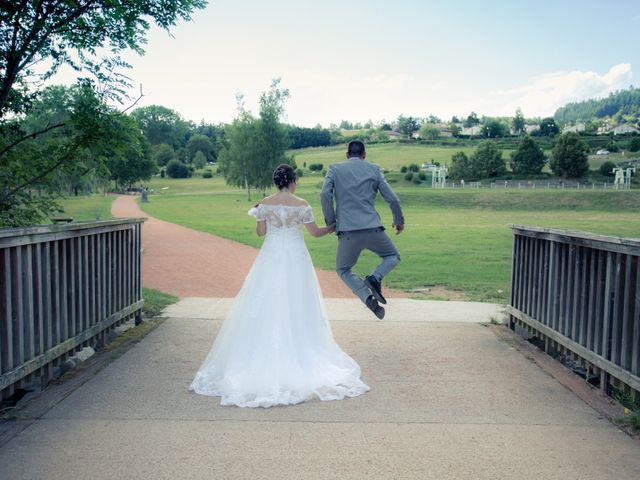 Le mariage de Jonathan et Angélique à Saint-Vincent-de-Reins, Rhône 1