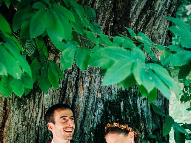 Le mariage de Antoine et Laure à Beaujeu, Rhône 24