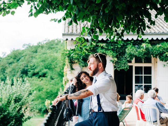 Le mariage de Antoine et Laure à Beaujeu, Rhône 41