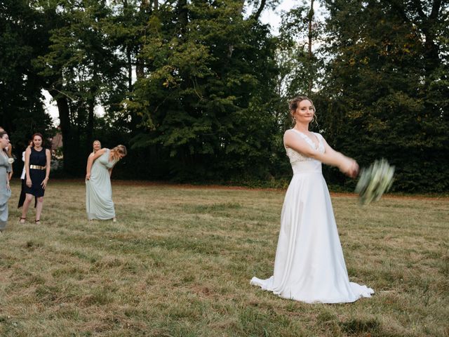 Le mariage de Benjamin et Amélie à Beaulon, Allier 36