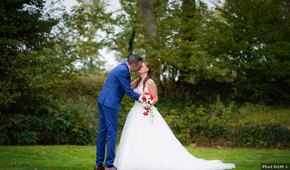 Le mariage de Anthony et Stéphanie à Légny, Rhône