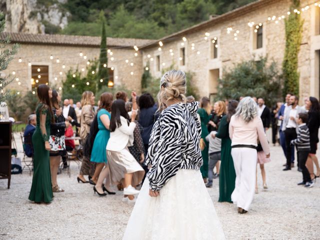 Le mariage de Steve et Manue à Orgon, Bouches-du-Rhône 19