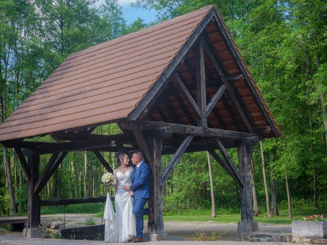 Le mariage de Francis et Krystina à Balaguier-d&apos;Olt, Aveyron 23