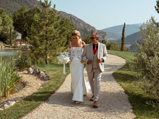 Le mariage de Sophia et Raphaël à Sisteron, Alpes-de-Haute-Provence 6