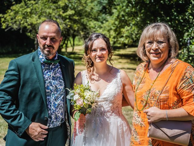 Le mariage de Anthony et Marlene à Châteauneuf-sur-Sarthe, Maine et Loire 24