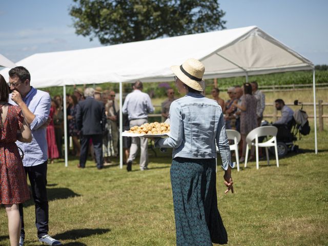 Le mariage de Nicolas et Mélanie à Saint-Aubin-des-Ormeaux, Vendée 17