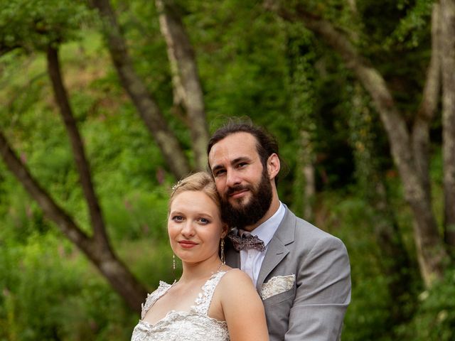 Le mariage de Loïc et Lauryn à Le Mayet-de-Montagne, Allier 11