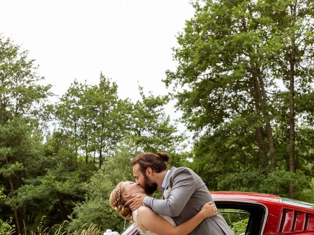 Le mariage de Loïc et Lauryn à Le Mayet-de-Montagne, Allier 13