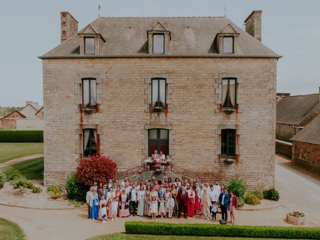 Le mariage de Rémy et Élodie à Combourg, Ille et Vilaine 6