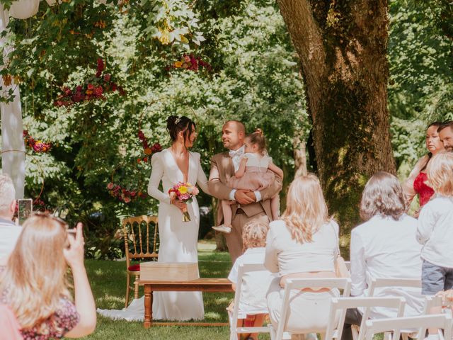 Le mariage de Rémy et Élodie à Combourg, Ille et Vilaine 17